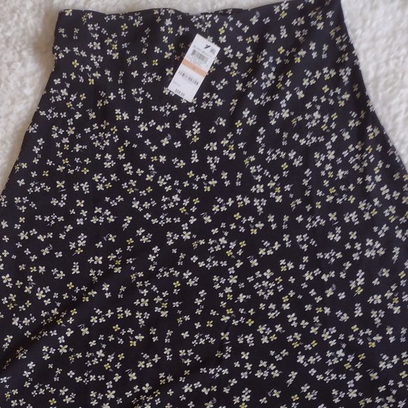 Bar III A Line Skirt Black with White and Yellow Flowers Size 12 NWT - Picture 2 of 6